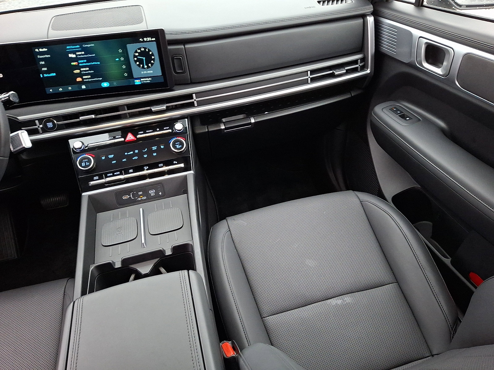 Used 2025 Hyundai Santa Fe SEL image 16