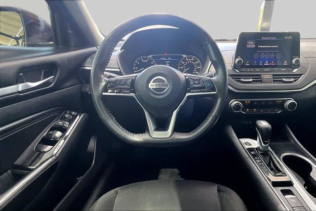 Certified 2022 Nissan Altima 2.5 SV w/ SV Premium Package FWD image 6