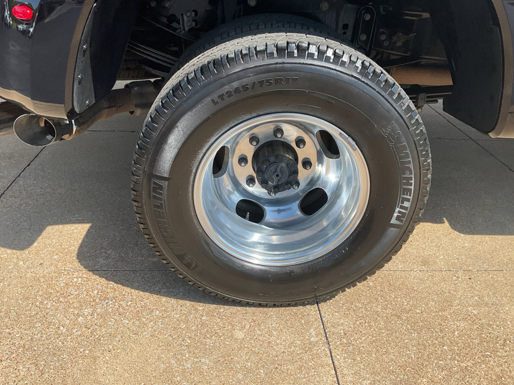 Used 2023 Ford F350 Lariat w/ Lariat Ultimate Package AWD/4WD image 7