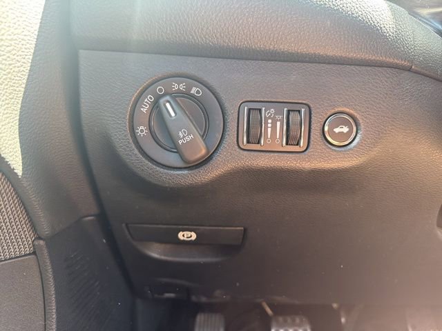 Used 2015 Dodge Challenger R/T w/ Quick Order Package 22B R/T RWD image 11