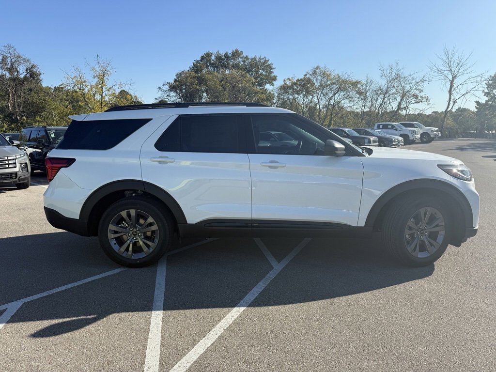 New 2026 Ford Explorer Active image 9
