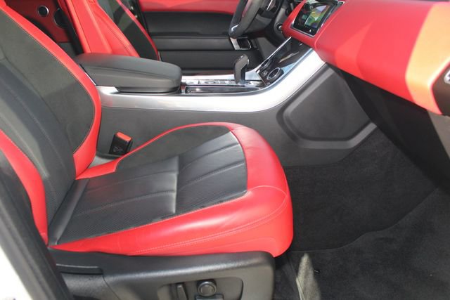 Used 2022 Land Rover Range Rover Sport HST image 3