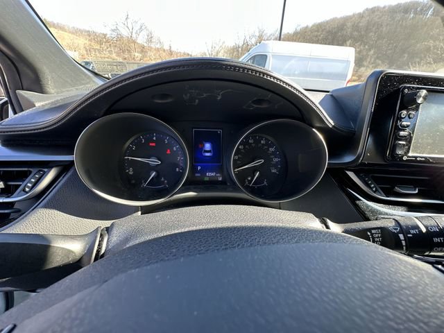 Used 2018 Toyota C-HR XLE image 13