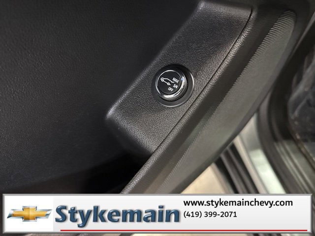 Used 2023 Chevrolet Traverse LT image 41