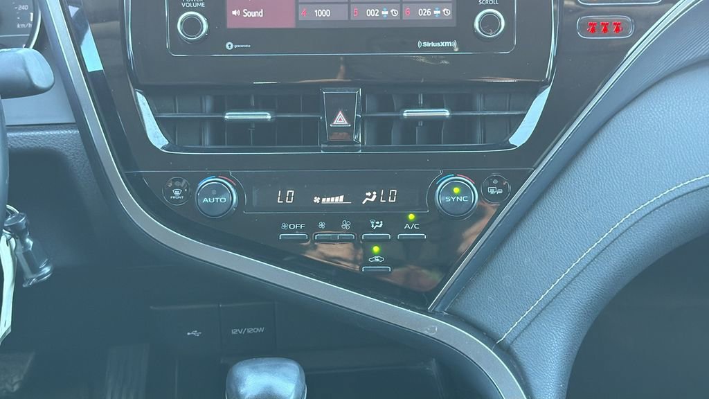 Used 2023 Toyota Camry SE image 22