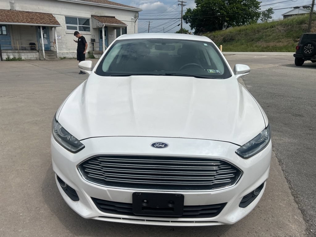 Used 2015 Ford Fusion SE w/ Equipment Group 202A FWD image 2