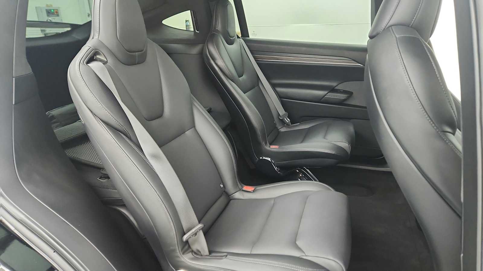 Used 2022 Tesla Model X AWD/4WD image 32