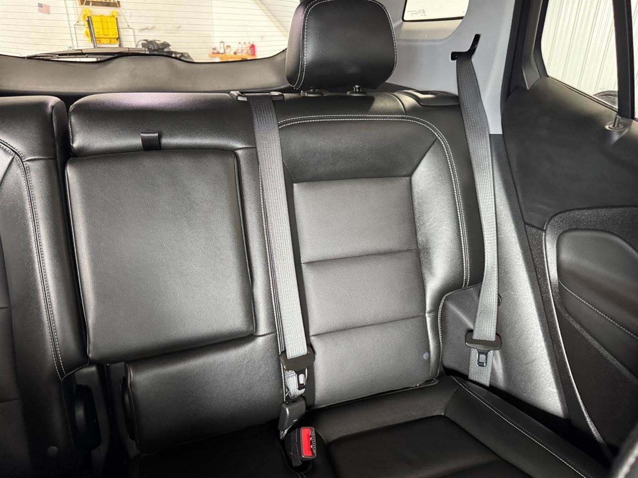 Used 2024 GMC Terrain SLT AWD/4WD image 11