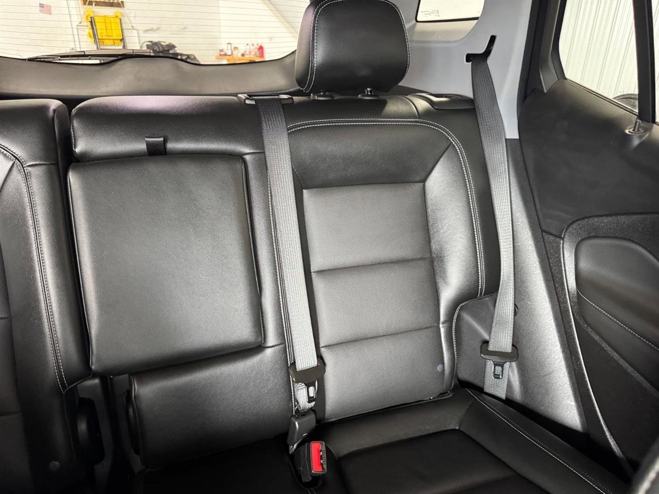 Used 2024 GMC Terrain SLT AWD/4WD image 11