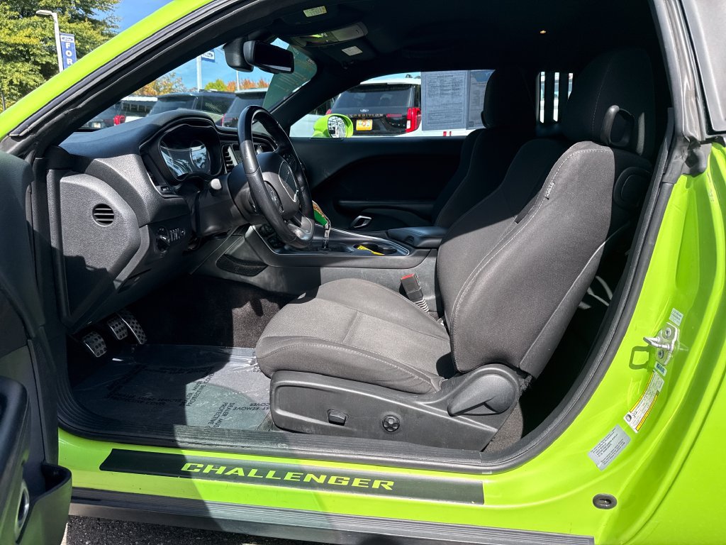 Used 2015 Dodge Challenger R/T Shaker RWD image 4