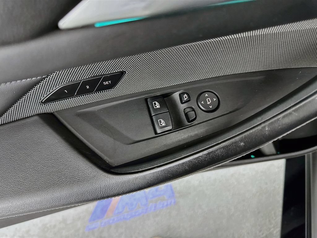 Used 2021 BMW M4 Competition w/ Executive Package RWD image 18
