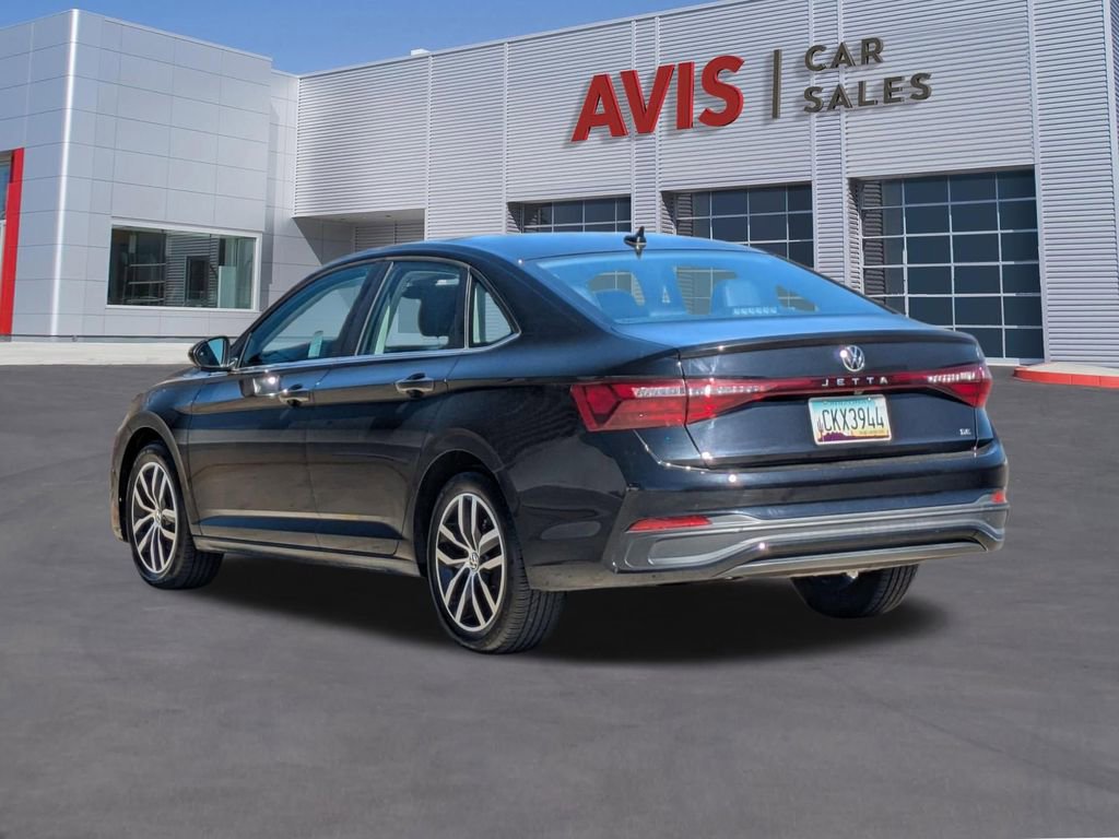 Used 2025 Volkswagen Jetta SE image 9