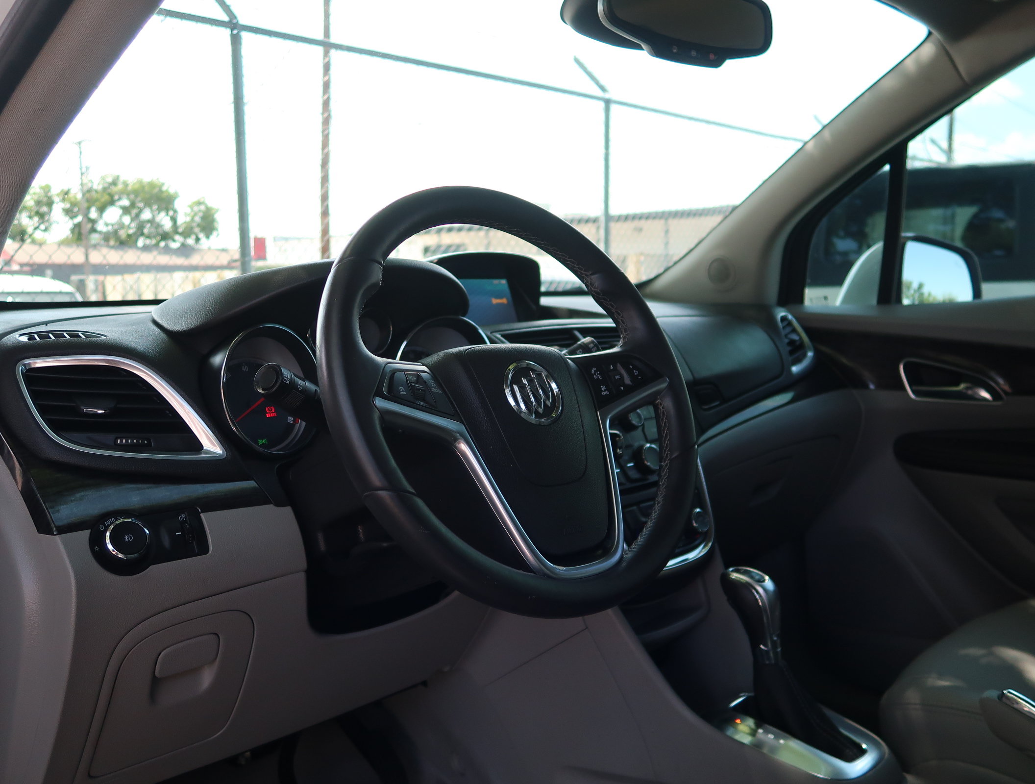 Used 2015 Buick Encore Convenience FWD image 22