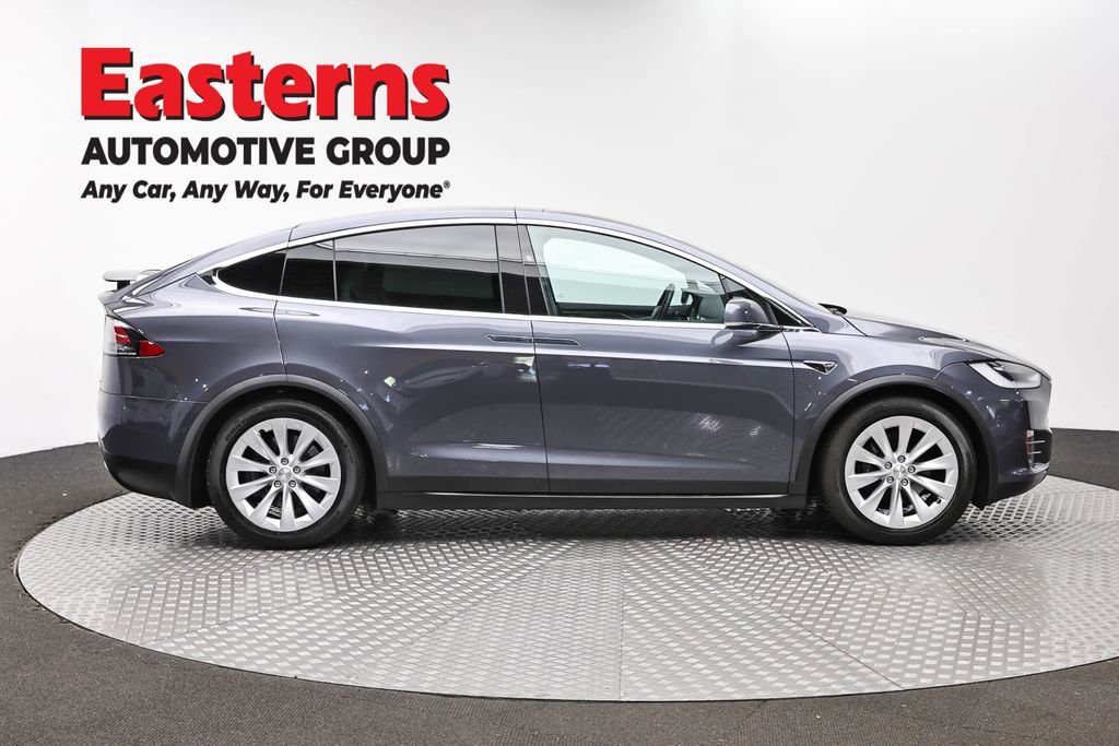 Used 2018 Tesla Model X 75D AWD/4WD image 4