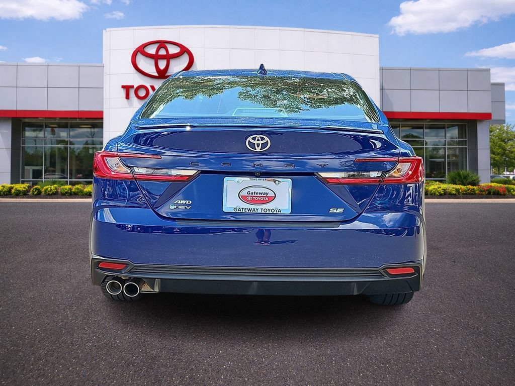 Used 2025 Toyota Camry SE AWD/4WD image 5