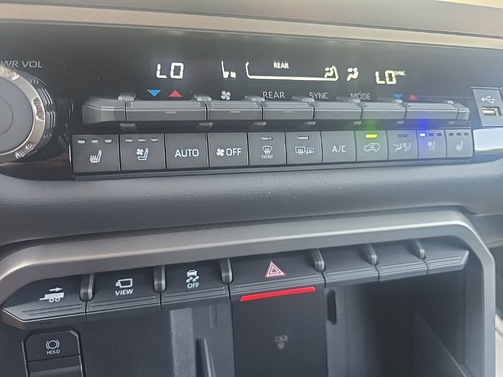 Used 2026 Toyota Sequoia Platinum AWD/4WD image 19