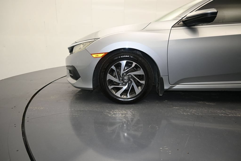 Used 2018 Honda Civic EX image 9