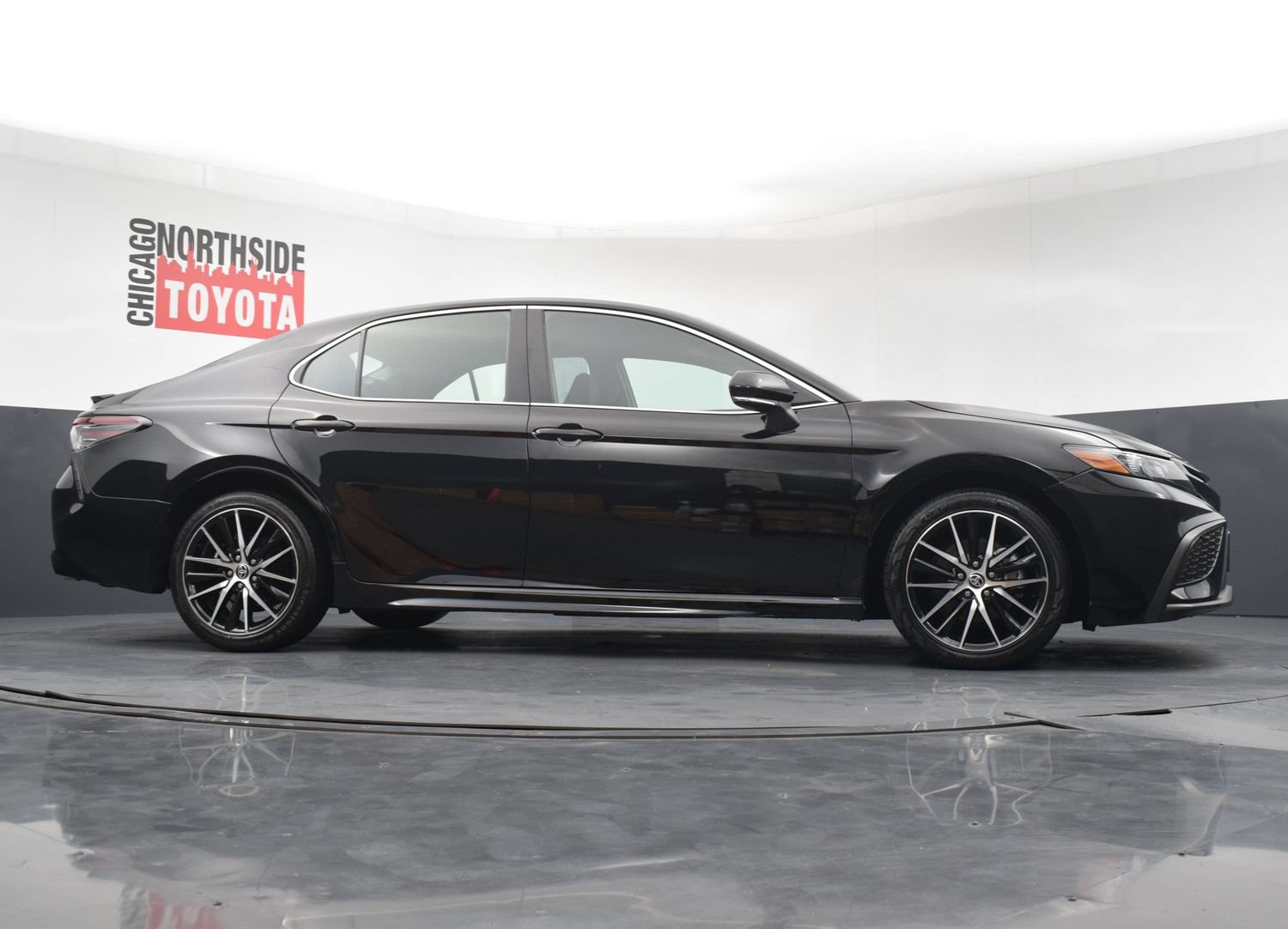 Used 2024 Toyota Camry SE AWD/4WD image 27