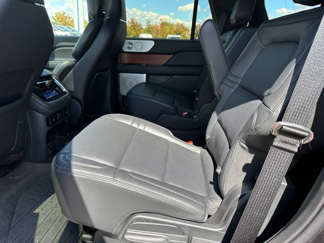 Used 2022 Lincoln Navigator Reserve w/ Equipment Group 201A AWD/4WD image 15
