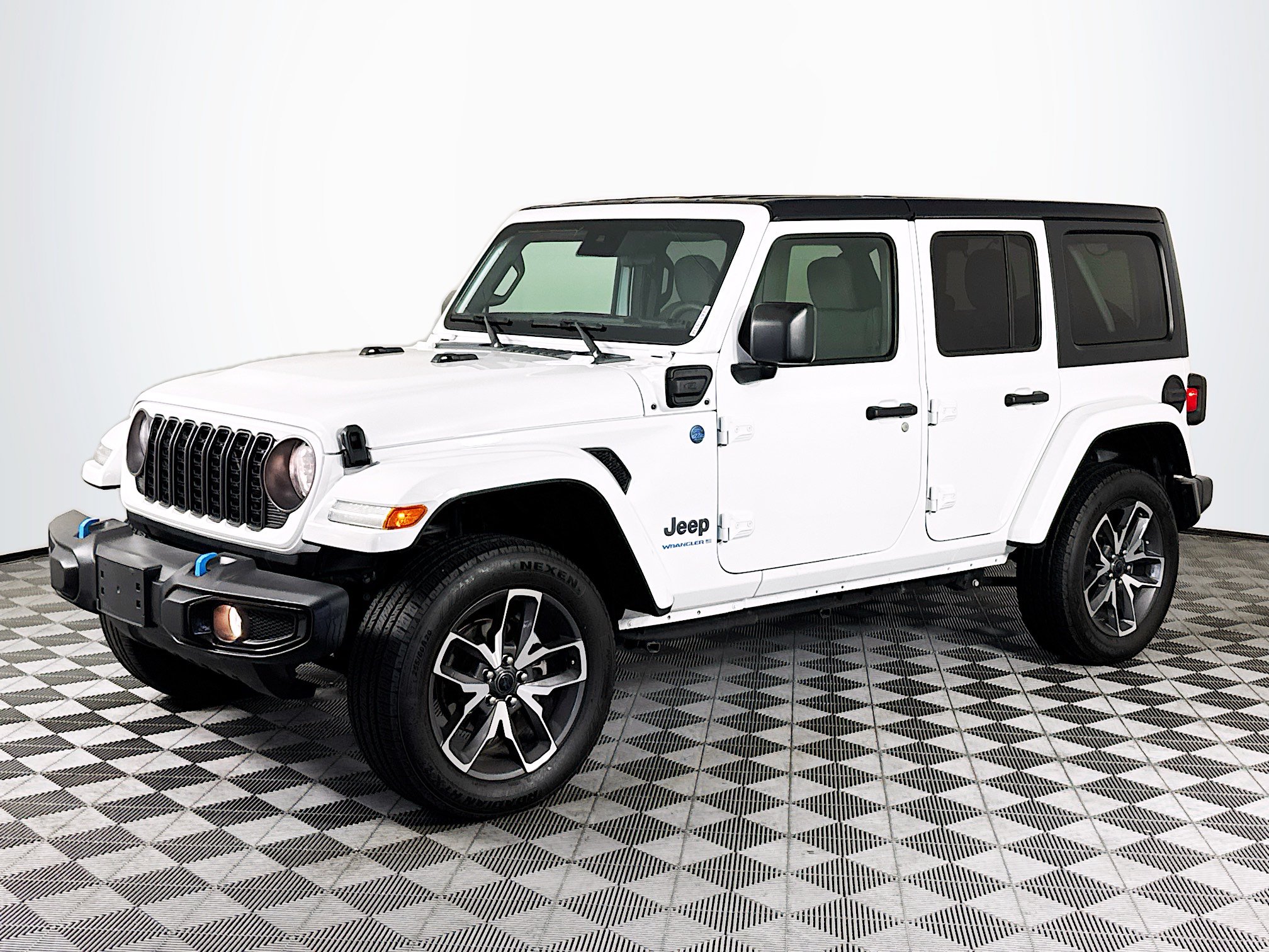 Used 2024 Jeep Wrangler Unlimited AWD/4WD image 4