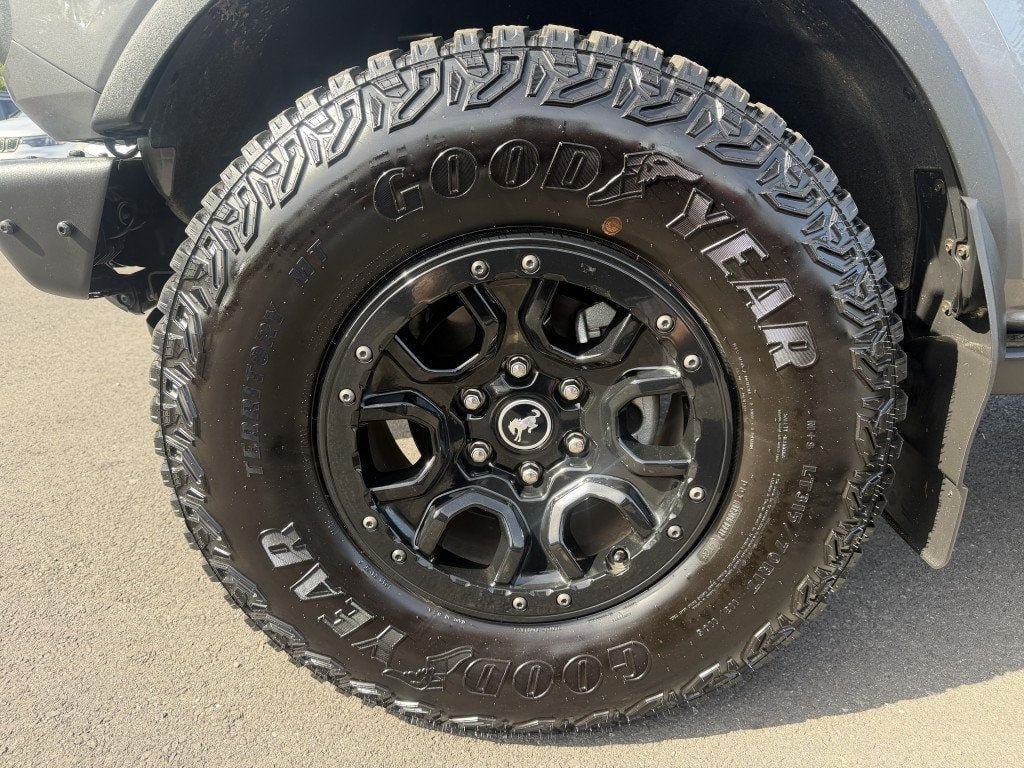 Used 2022 Ford Bronco Black Diamond AWD/4WD image 9