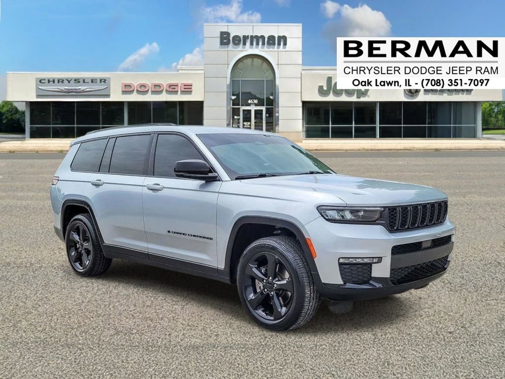Used 2023 Jeep Grand Cherokee L Limited w/ Black Appearance Package AWD/4WD image 1