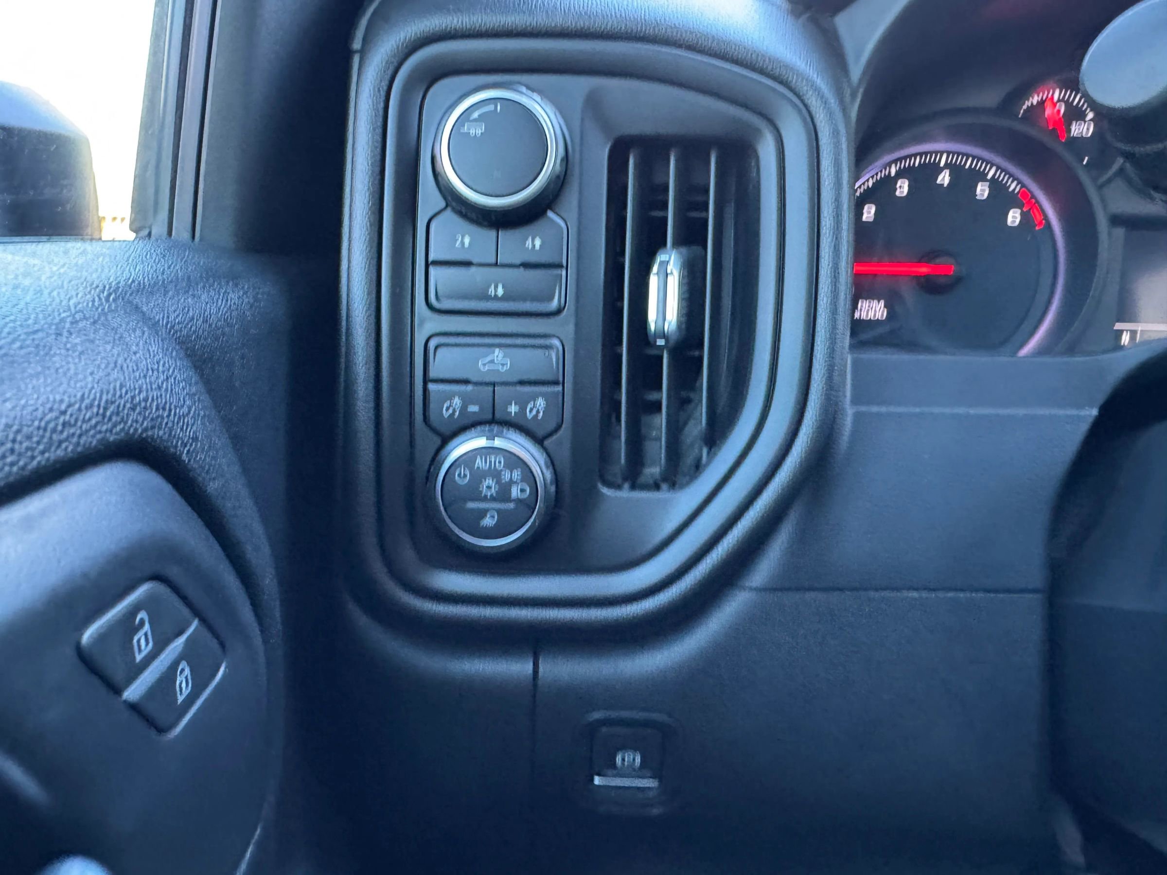 Used 2021 Chevrolet Silverado 2500 Custom w/ Custom Value Package image 26