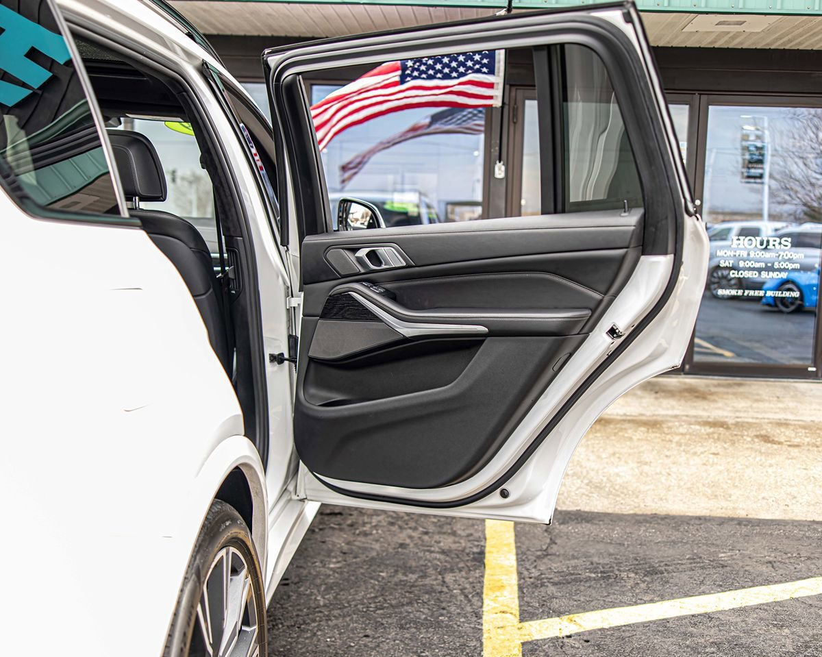 Used 2019 BMW X7 xDrive50i w/ Dynamic Handling Package image 17