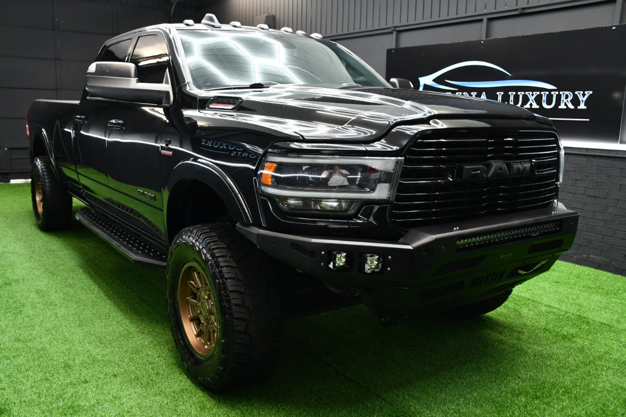 Used 2019 RAM 3500 Laramie w/ Black Appearance Package image 7