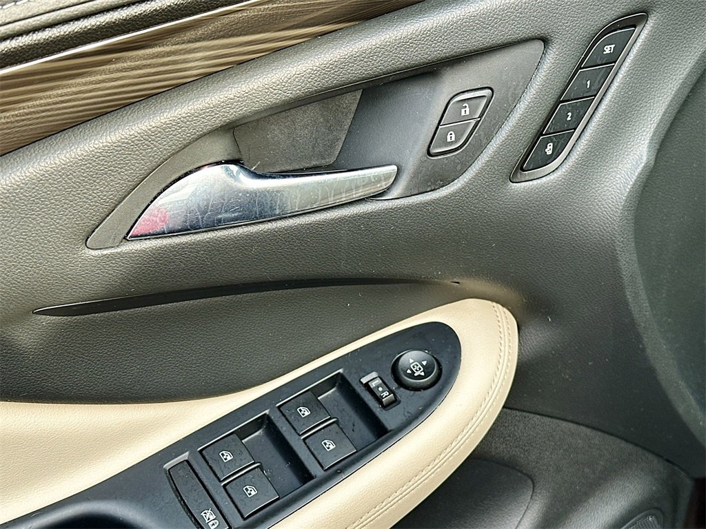 Used 2020 Buick Envision Essence image 21