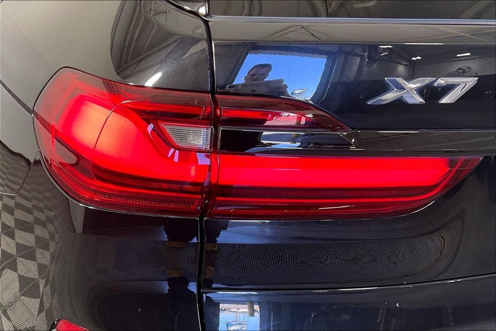 Used 2021 BMW X7 xDrive40i w/ M Sport Package AWD/4WD image 40