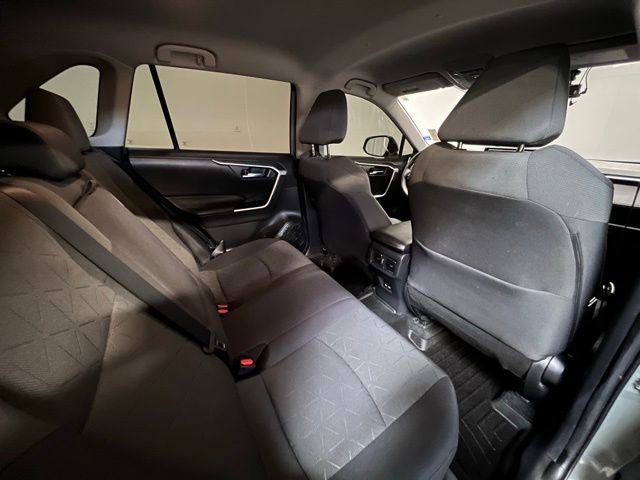 Used 2021 Toyota RAV4 XLE AWD/4WD image 12
