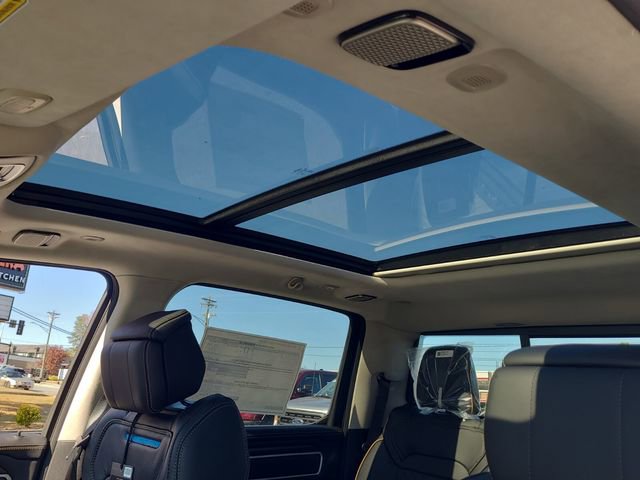 New 2026 RAM 1500 Tungsten w/ Trailer Tow Group image 7