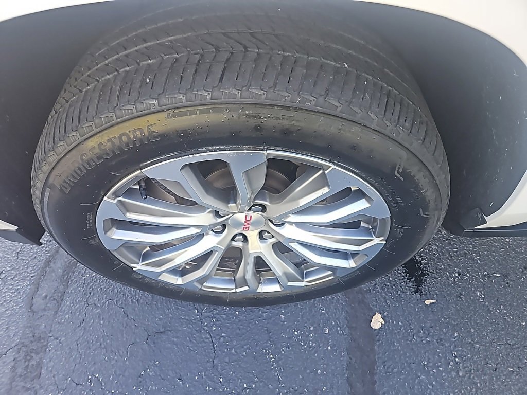 Used 2022 GMC Yukon Denali w/ Denali Premium Package image 13