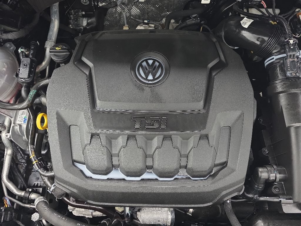 Used 2024 Volkswagen Tiguan SE R-Line AWD/4WD image 19