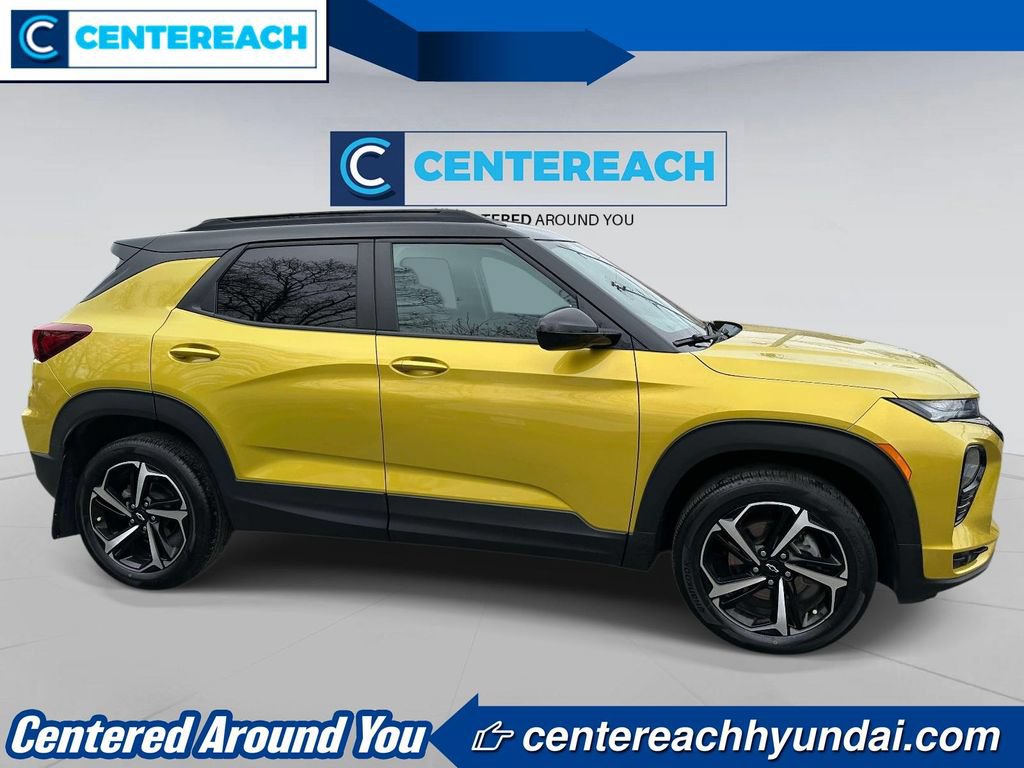 Used 2023 Chevrolet TrailBlazer RS w/ Convenience Package AWD/4WD image 3
