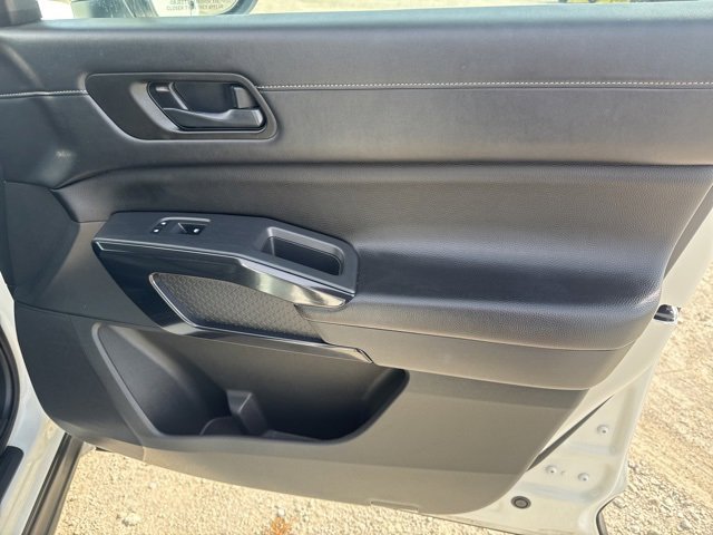 Used 2024 Nissan Pathfinder SV image 20