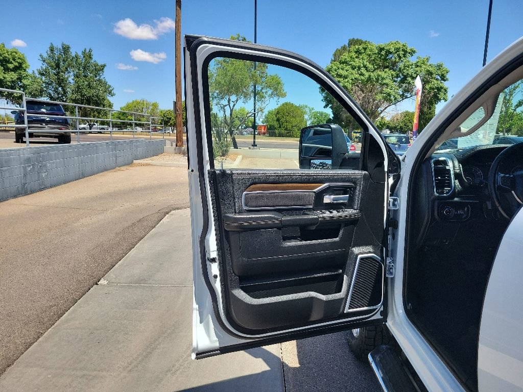 Used 2024 RAM 2500 Laramie AWD/4WD image 11