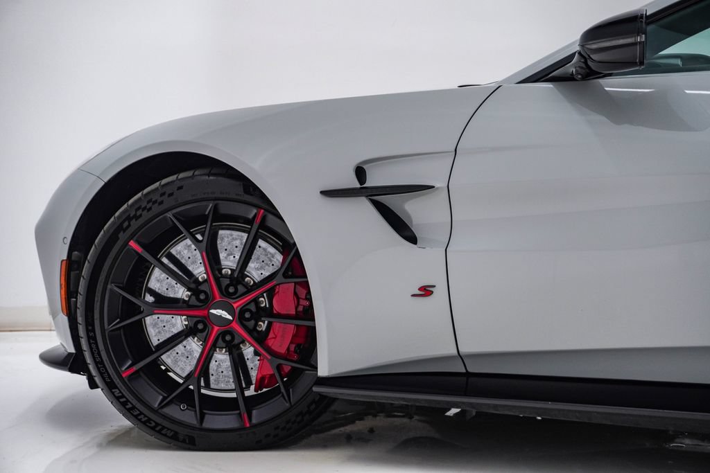 Used 2026 Aston Martin V8 Vantage S RWD image 14