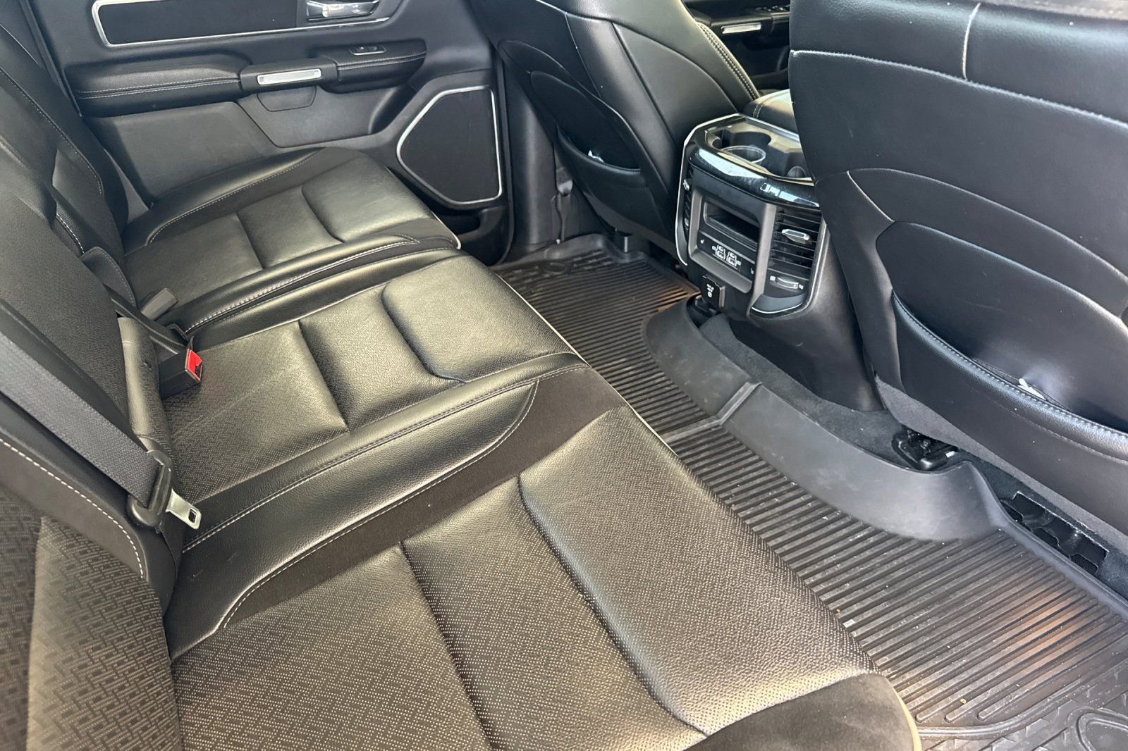 Used 2021 RAM 1500 Laramie AWD/4WD image 17