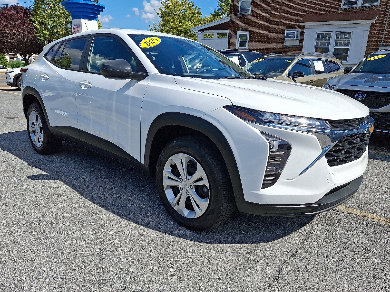 Used 2025 Chevrolet Trax LS image 7