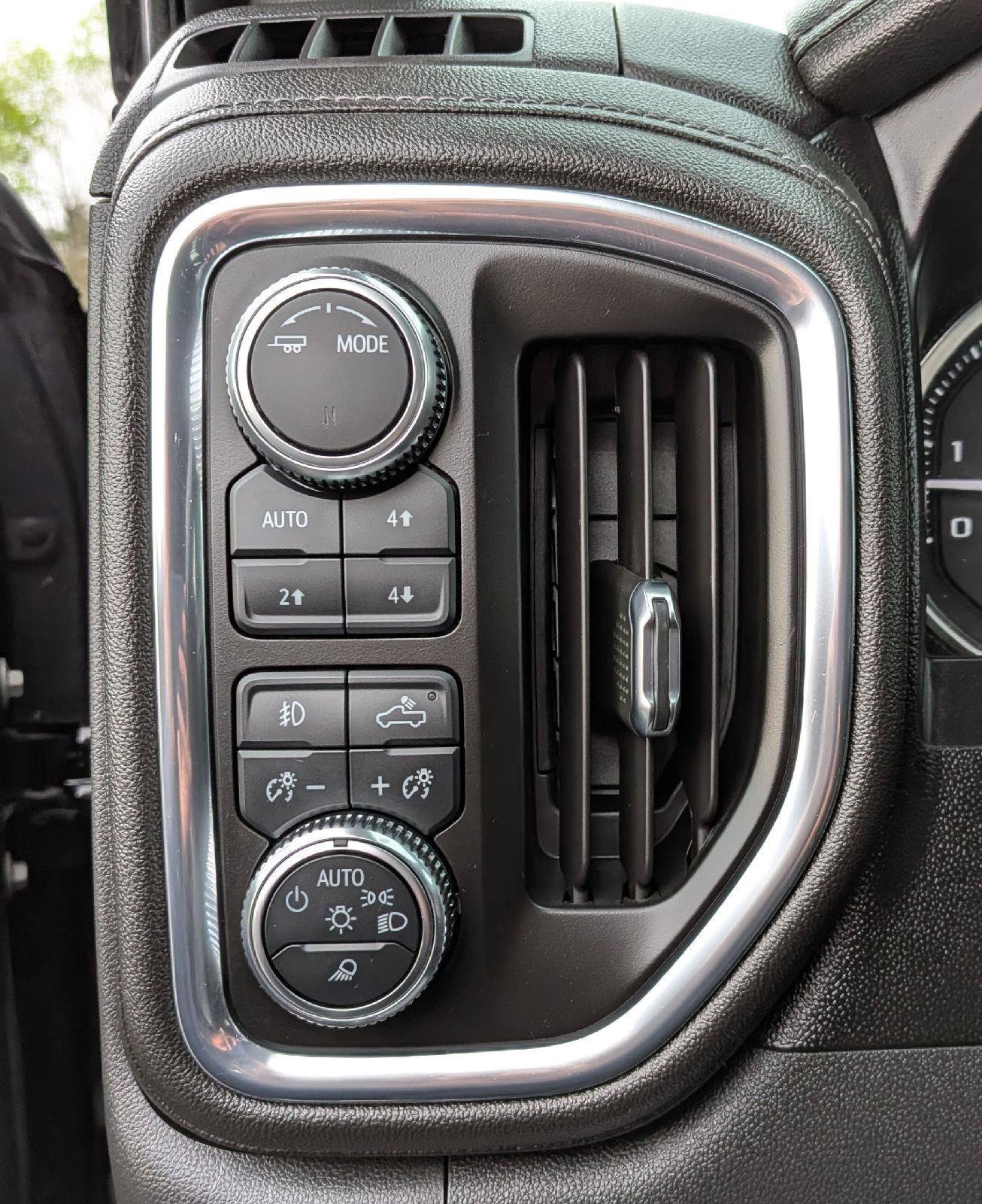Used 2021 GMC Sierra 1500 Denali w/ Denali Premium Package AWD/4WD image 15
