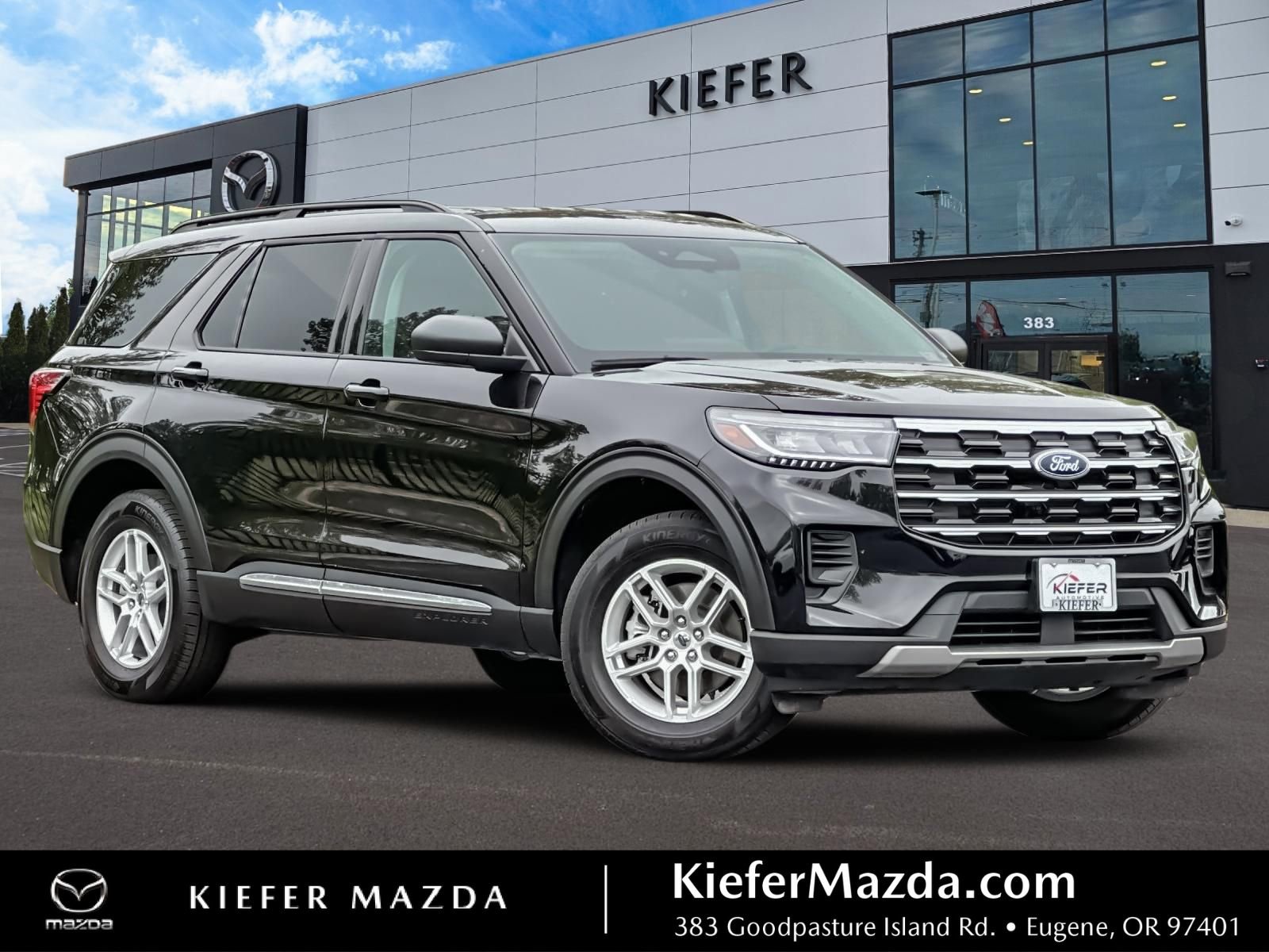 Used 2025 Ford Explorer Active AWD/4WD image 1