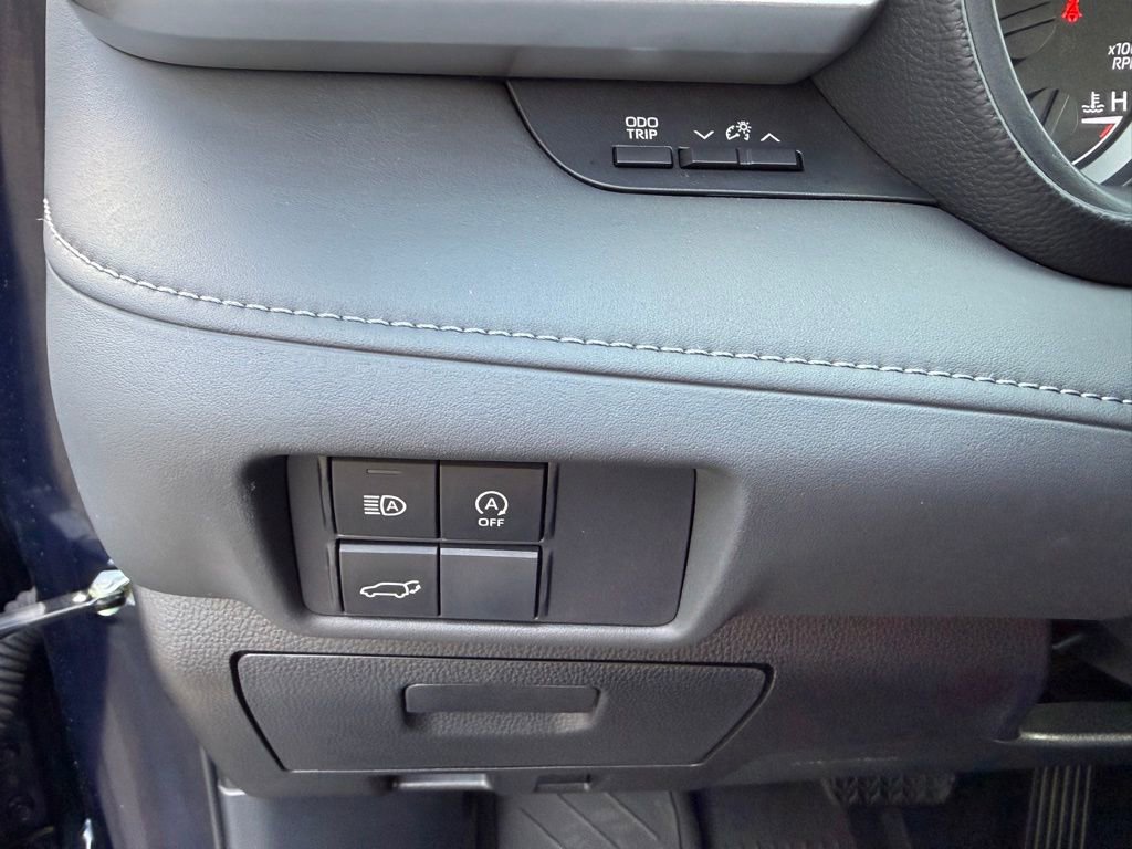 Certified 2025 Toyota Highlander LE image 26