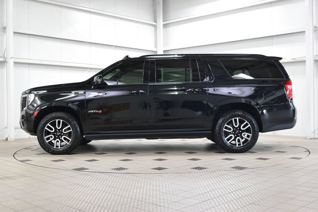 Used 2023 GMC Yukon XL AT4 w/ AT4 Premium Package AWD/4WD image 4