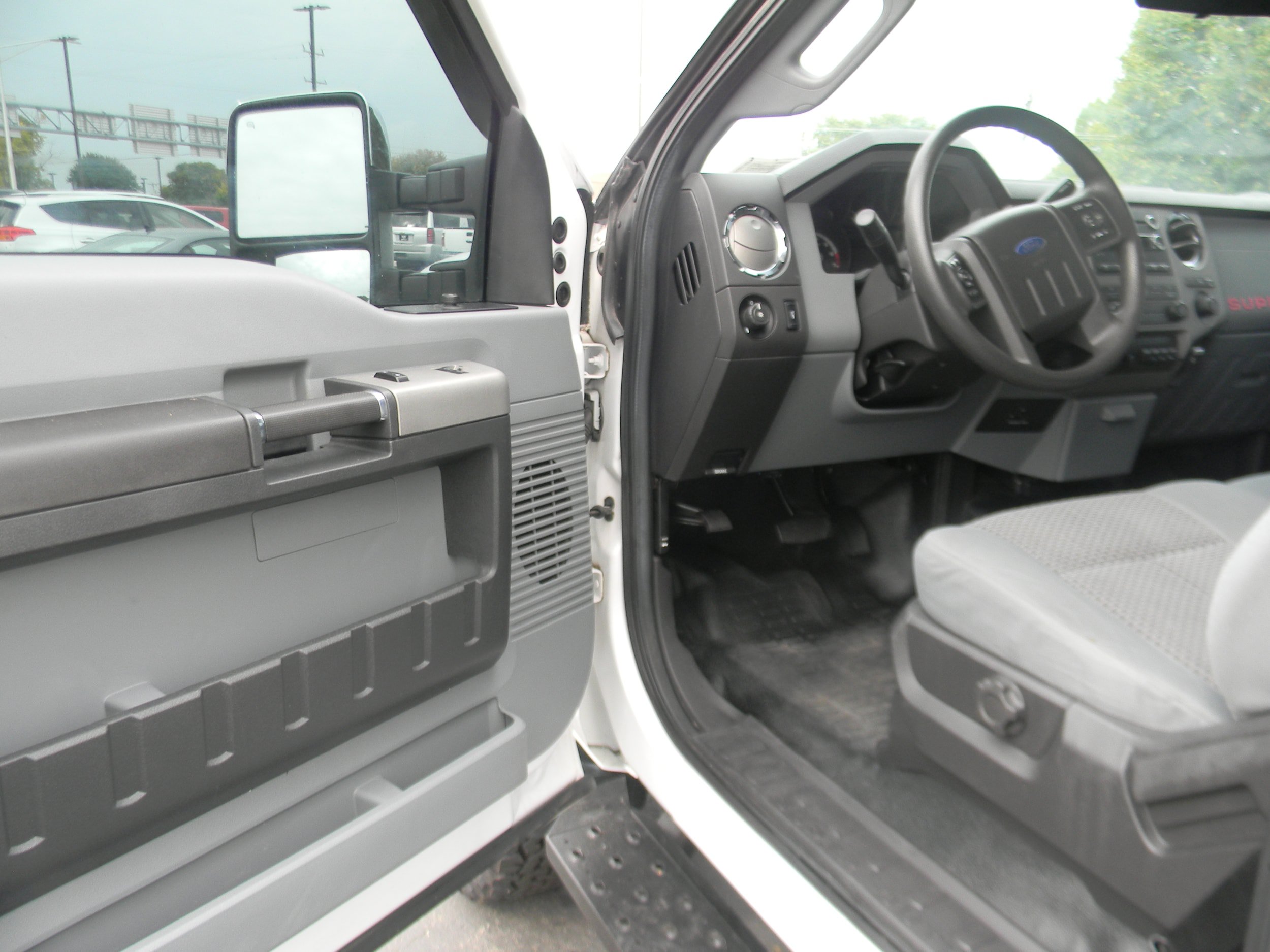 Used 2016 Ford F250 XLT w/ Advanced Security Group AWD/4WD image 6
