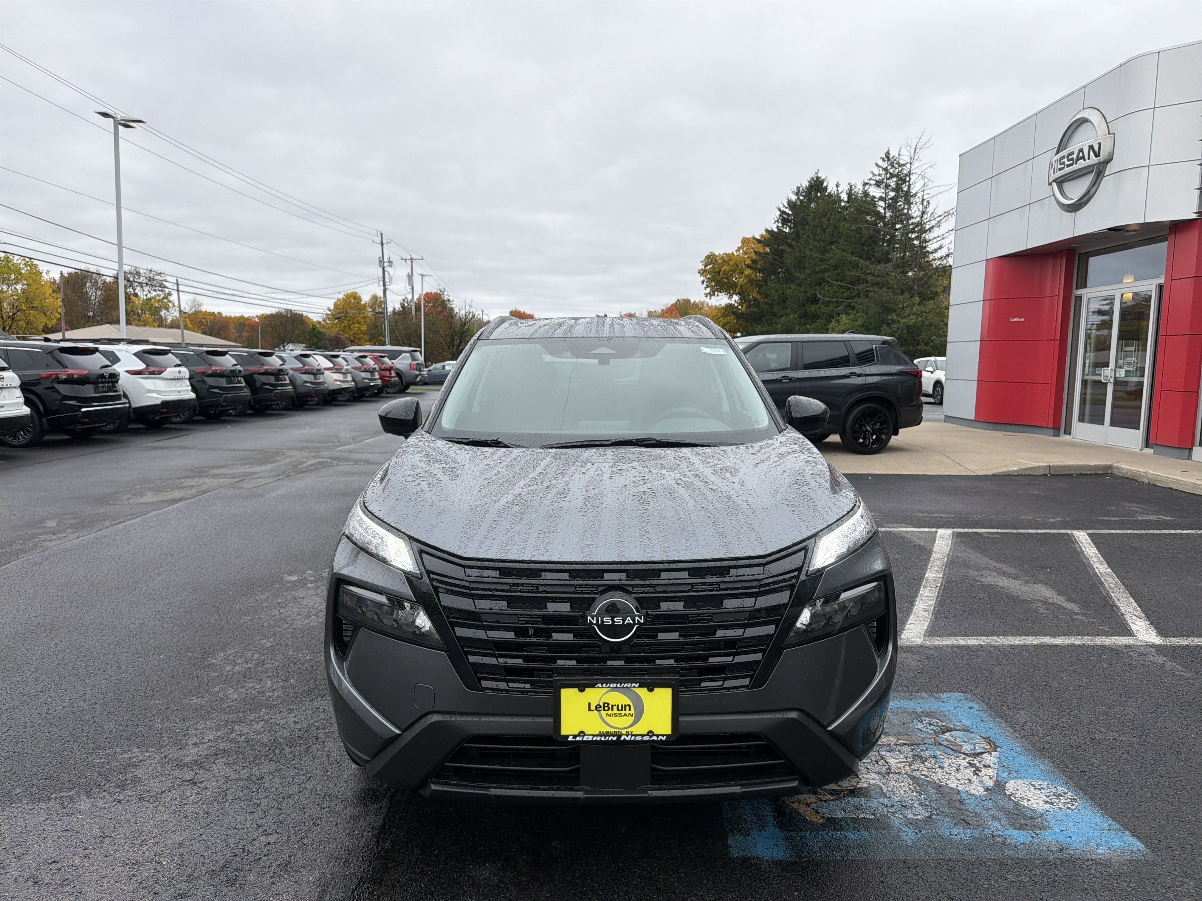 New 2027 Nissan Rogue Dark Armor AWD/4WD image 2