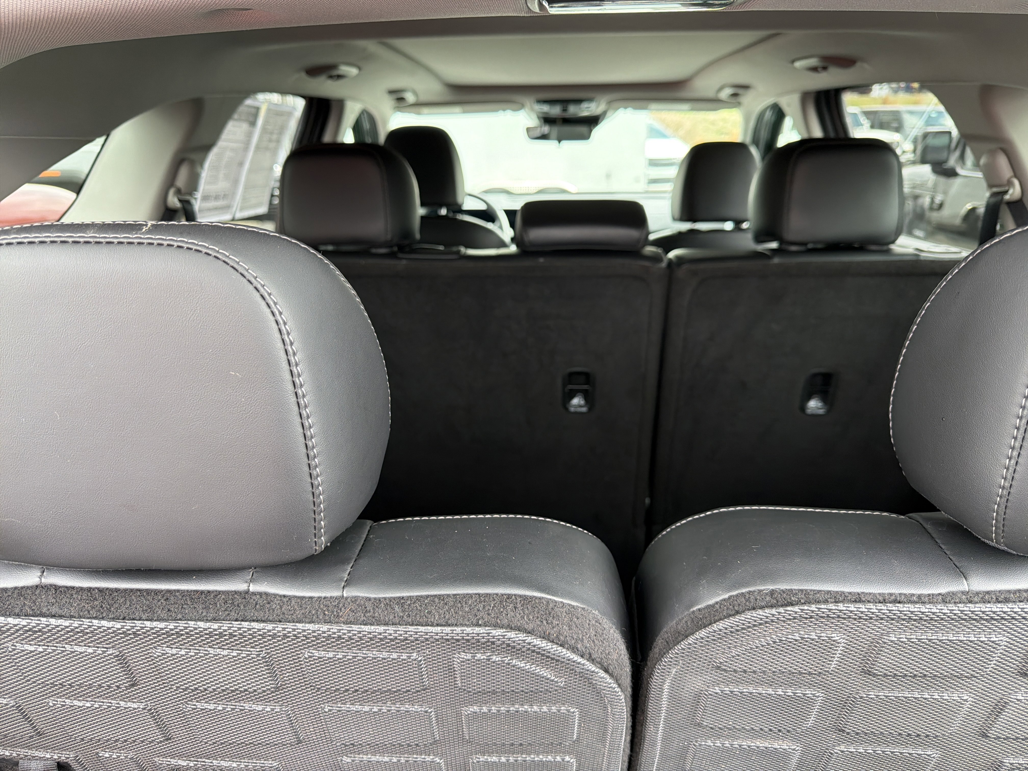 Used 2024 Kia Sorento S w/ Panoramic Sunroof Package image 16