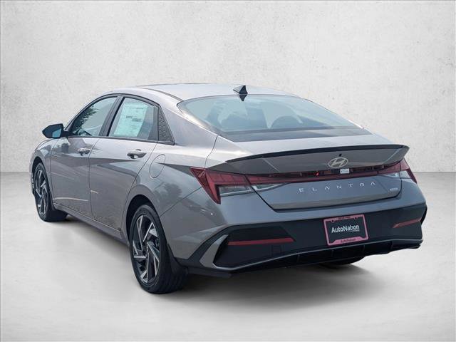 Certified 2025 Hyundai Elantra SEL image 2