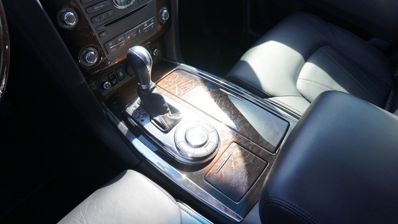 Used 2012 INFINITI QX56 2WD w/ Deluxe Touring Pkg image 16